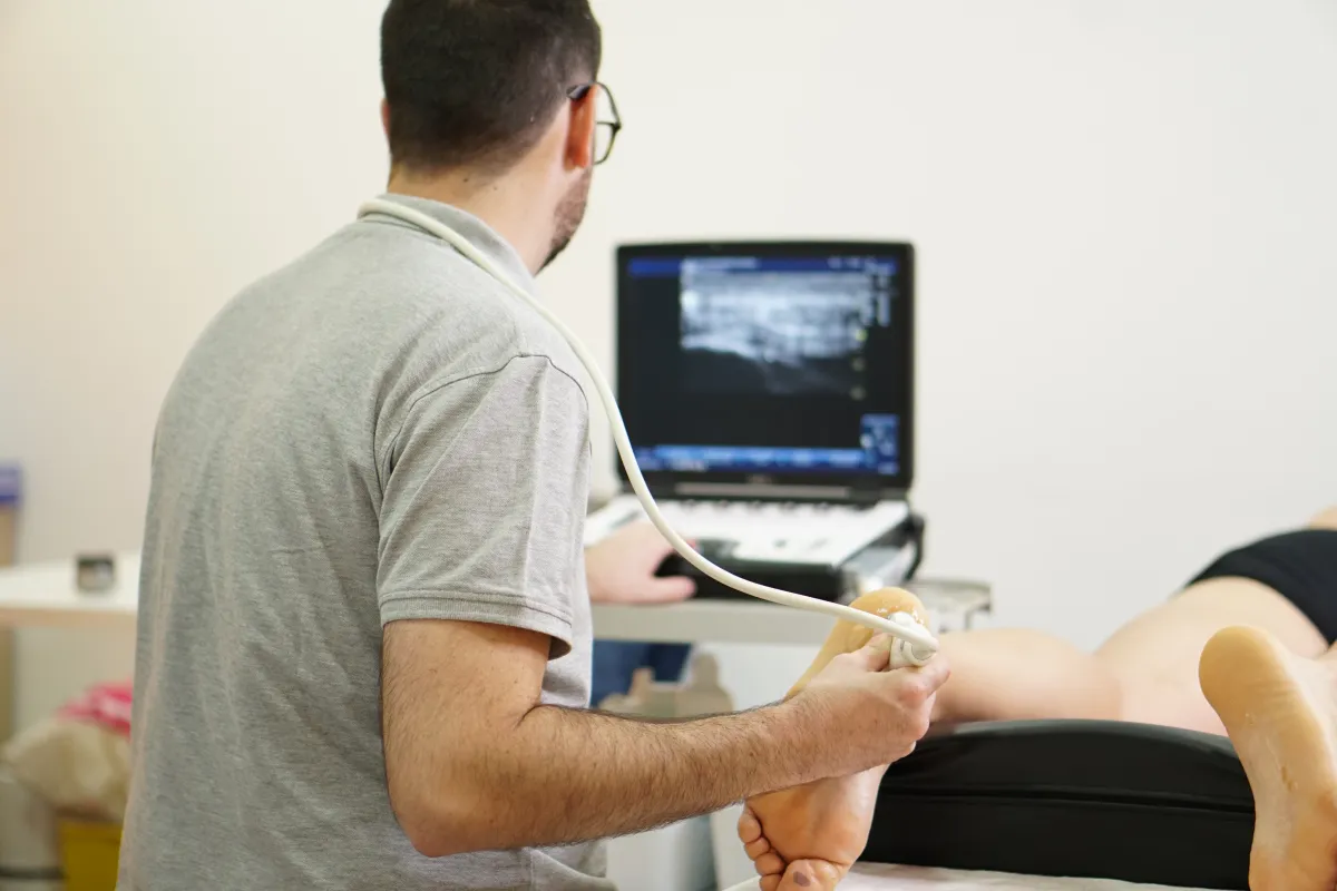 Sesión de fisioterapia en Clínica Recupérate Salamanca